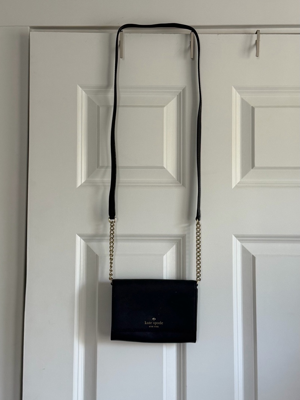 kate spade black crossbody with gold chain strap and leather shoulder